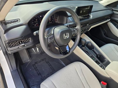 Used 2025 Honda Accord SE image 19