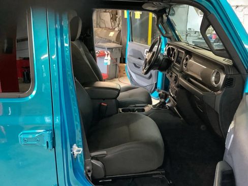 Certified 2019 Jeep Wrangler Unlimited Sahara AWD/4WD image 20