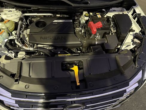 Used 2025 Nissan Rogue SL w/ SL Premium Package image 27