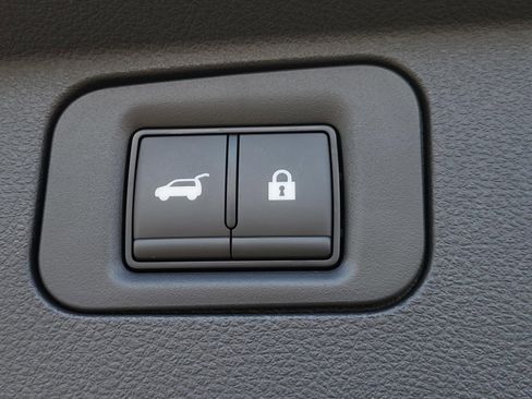 New 2026 Nissan Armada SL w/ Captain's Chari Seat Package image 15