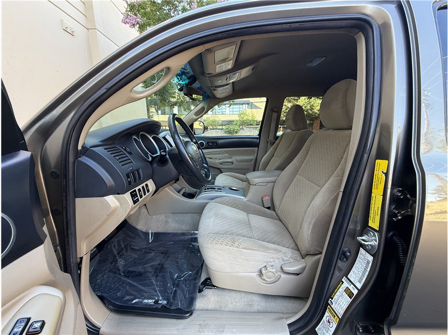 Used 2009 Toyota Tacoma PreRunner w/ SR5 Pkg #2 RWD image 7
