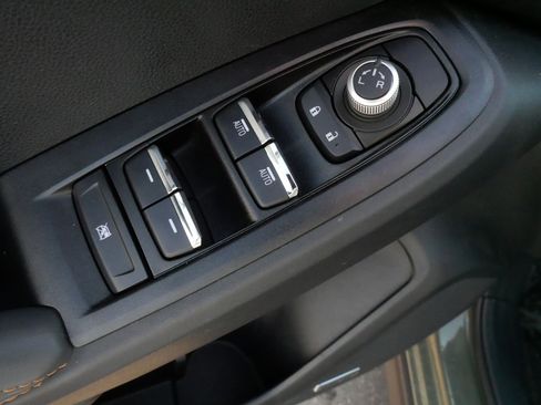 Used 2025 Subaru Crosstrek 2.5i Limited w/ Popular Package #3A image 19