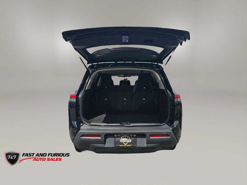 Used 2022 Nissan Pathfinder SV AWD/4WD image 8
