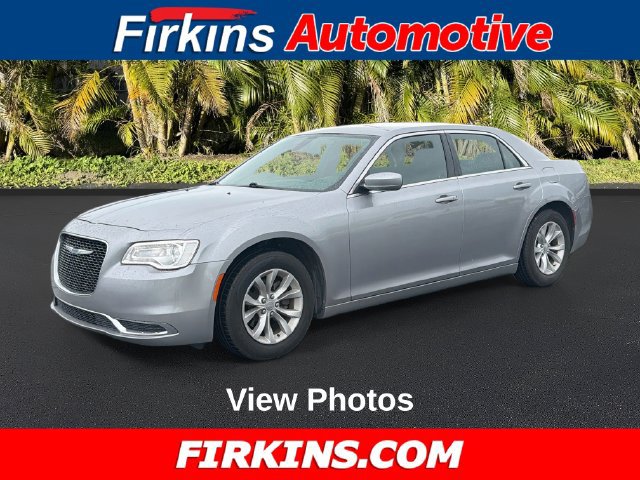 Used 2018 Chrysler 300 Touring RWD image 1