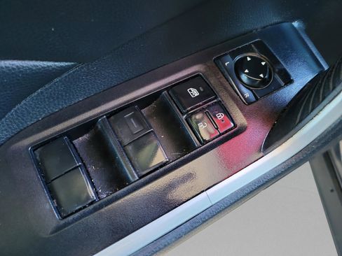 Used 2021 Toyota RAV4 LE image 30