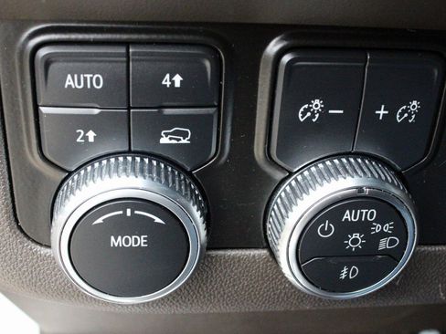 Used 2022 GMC Yukon SLT w/ SLT Premium Package AWD/4WD image 29