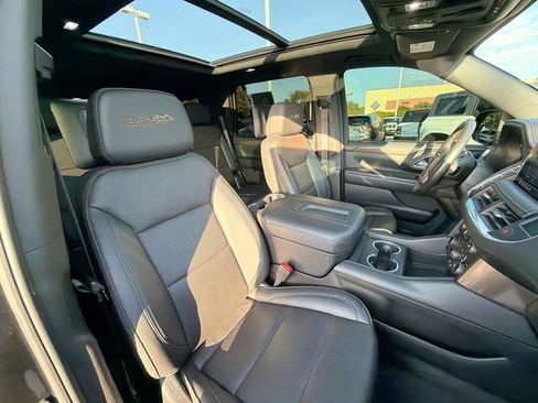 Used 2021 Chevrolet Tahoe High Country AWD/4WD image 32