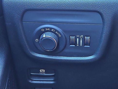 Used 2024 Jeep Grand Cherokee L Altitude image 25