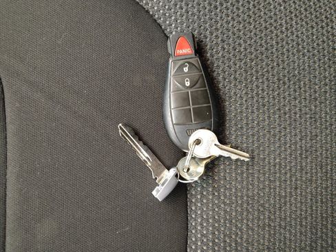 Used 2019 Jeep Cherokee Latitude w/ Popular Appearance Group image 32