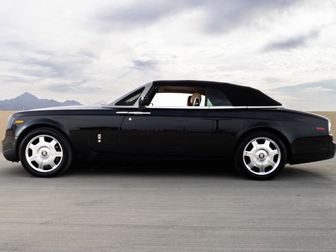 Used 2009 Rolls-Royce Phantom Drophead Coupe RWD image 8