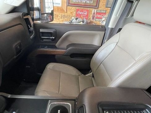 Used 2018 Chevrolet Silverado 1500 LTZ w/ LTZ Plus Package AWD/4WD image 5