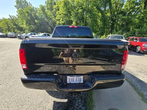 Used 2018 RAM 1500 Express w/ Black Ram 1500 Express Group AWD/4WD image 6