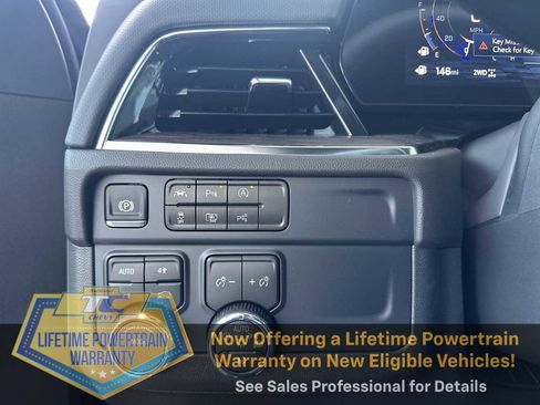 New 2025 Chevrolet Suburban Premier image 18