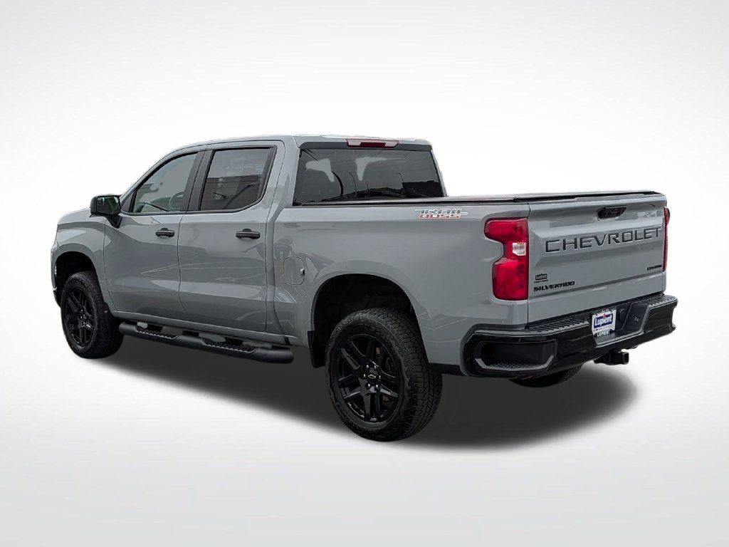 Used 2025 Chevrolet Silverado 1500 Custom Trail Boss w/ Turbomax Blackout Package AWD/4WD image 10