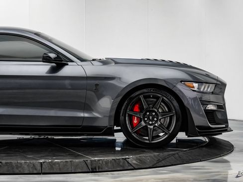Used 2021 Ford Mustang Shelby GT500 w/ Carbon Fiber Track Pack RWD image 27