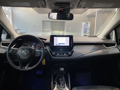 Used 2025 Toyota Corolla LE FWD image 28