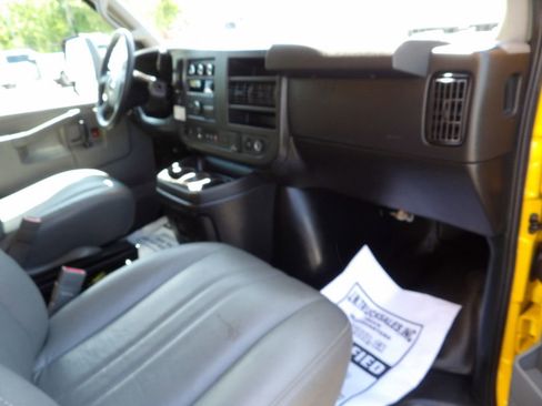 Used 2021 GMC Savana 3500 Extended w/ Power Convenience Package RWD image 27