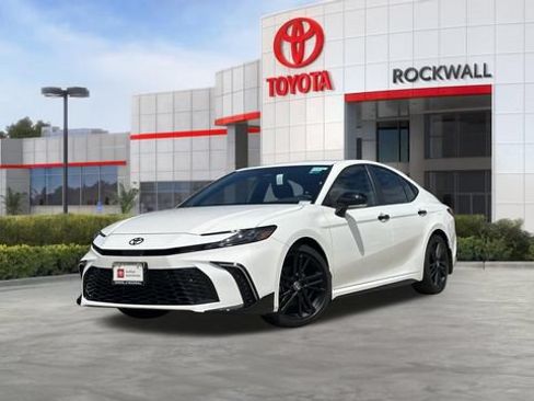 Used 2026 Toyota Camry Hybrid w/ Convenience Package FWD image 1