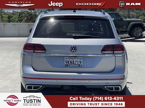 Used 2021 Volkswagen Atlas SE w/ Panoramic Sunroof Package FWD image 4