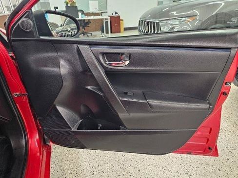 Used 2018 Toyota Corolla SE FWD image 25