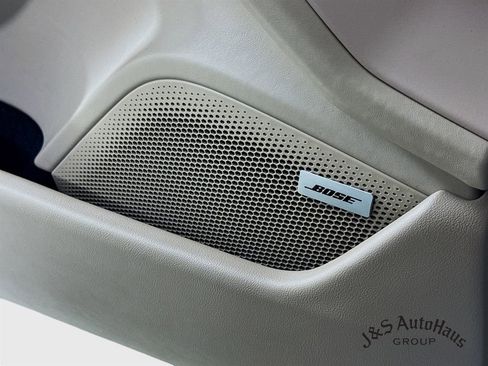 Used 2020 Porsche Taycan 4S w/ Premium Package image 24