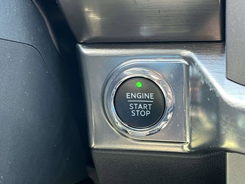 Used 2023 Ford F150 Lariat w/ Trailer Tow Package image 27