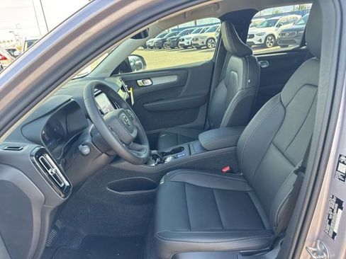 New 2026 Volvo XC40 B5 Core image 9