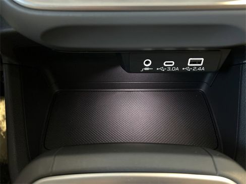 Used 2025 Subaru Crosstrek 2.0i Premium image 19