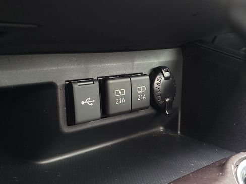 Used 2021 Toyota Highlander Platinum image 36