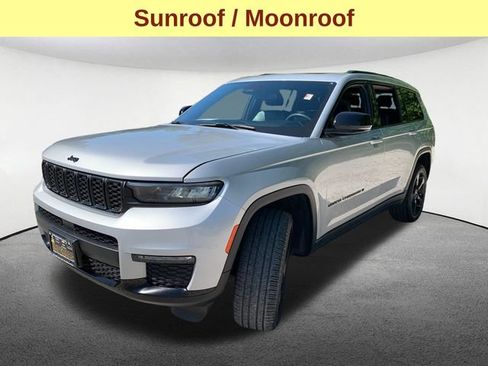 Used 2024 Jeep Grand Cherokee L Limited w/ Black Appearance Package AWD/4WD image 5