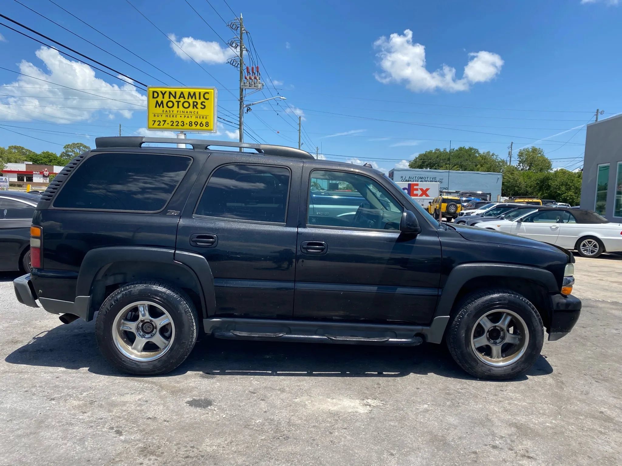 Used 2004 Chevrolet Tahoe Z71 w/ Z71 Preferred Equipment Group AWD/4WD image 2