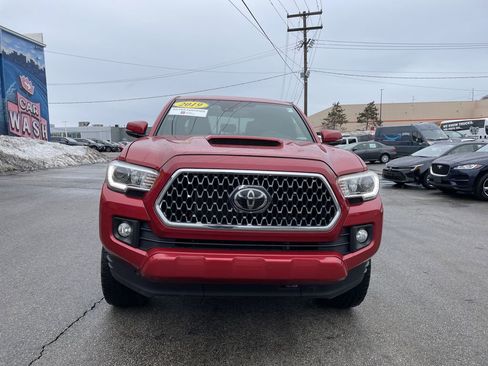 Used 2019 Toyota Tacoma TRD Sport image 5