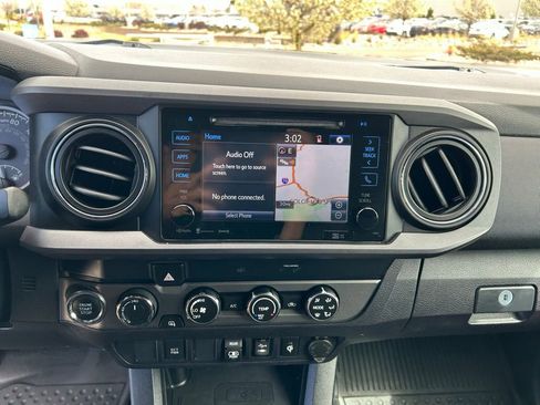 Used 2019 Toyota Tacoma TRD Off-Road image 20