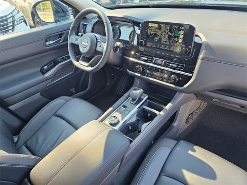New 2025 Nissan Pathfinder SL w/ Cargo Package image 31