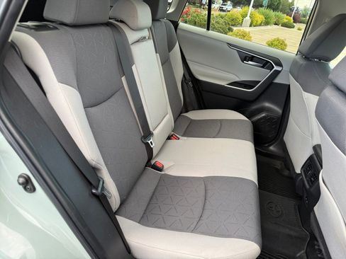 Used 2023 Toyota RAV4 XLE AWD/4WD image 18