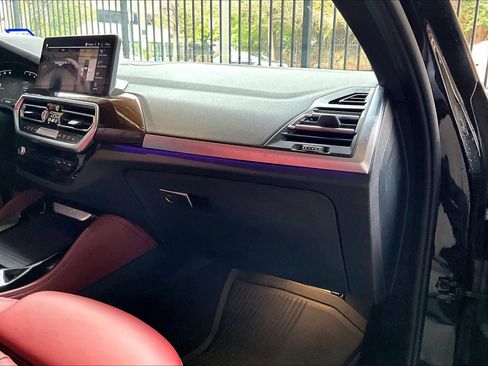 Used 2023 BMW X4 xDrive30i w/ Premium Package image 18