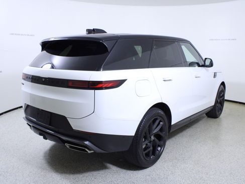 Used 2024 Land Rover Range Rover Sport SE image 7