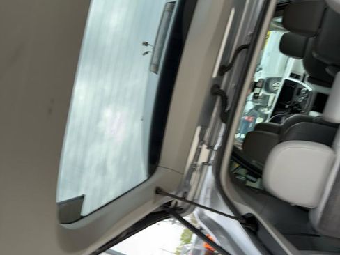 Used 2018 Toyota Sienna XLE w/ Entertainment Package FWD image 28