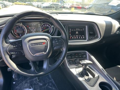 Used 2019 Dodge Challenger SXT w/ Driver Convenience Group RWD image 17