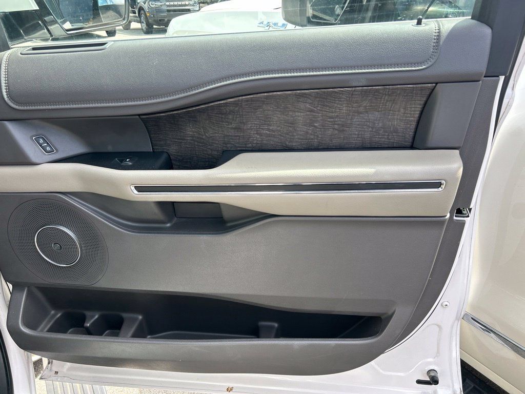 Used 2019 Ford Expedition Limited w/ Special Edition Package RWD image 41