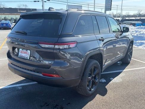 New 2026 Jeep Grand Cherokee Limited w/ Limited Altitude Package AWD/4WD image 8