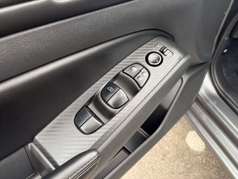 Used 2024 Nissan Altima 2.5 SV image 11