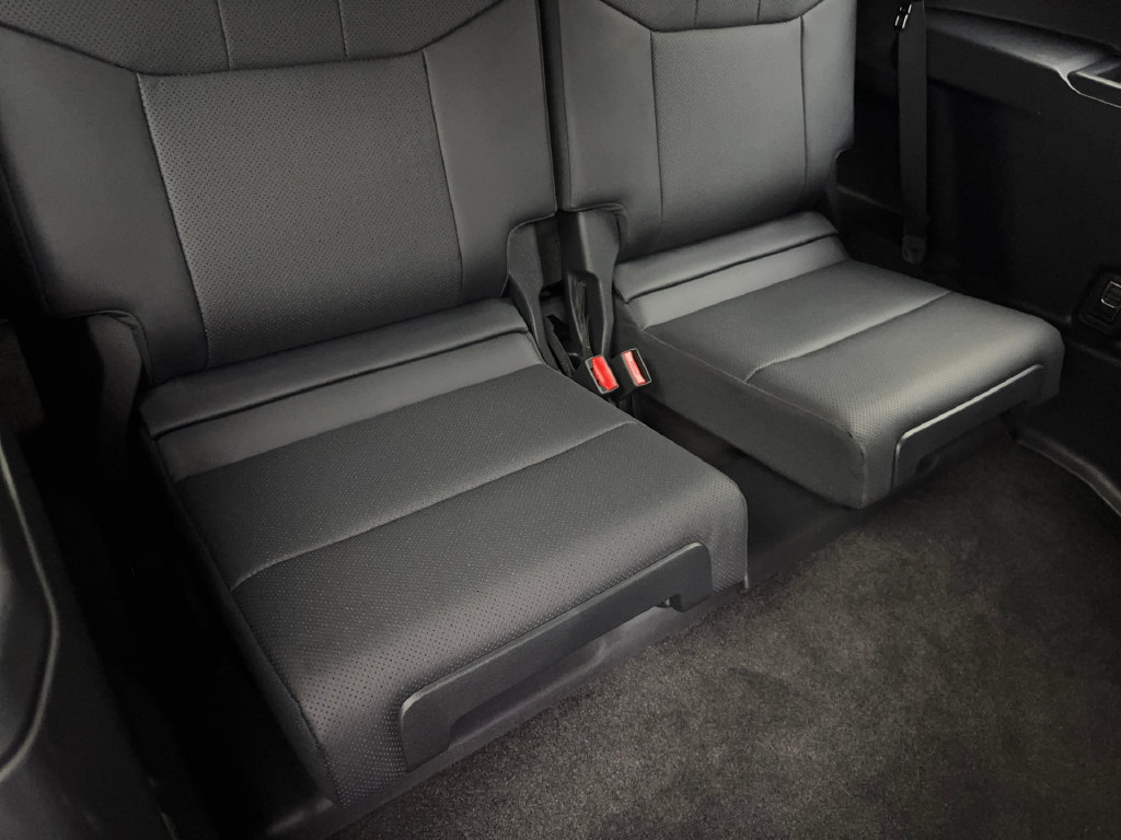 Used 2025 Lexus GX 550 w/ Cold Area Package AWD/4WD image 41