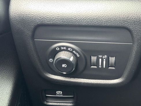 New 2025 Jeep Grand Cherokee Limited image 17