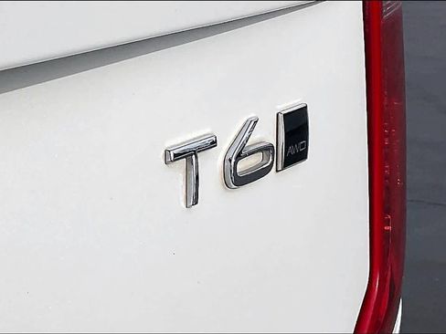Used 2018 Volvo XC90 T6 Momentum w/ Convenience Package image 11