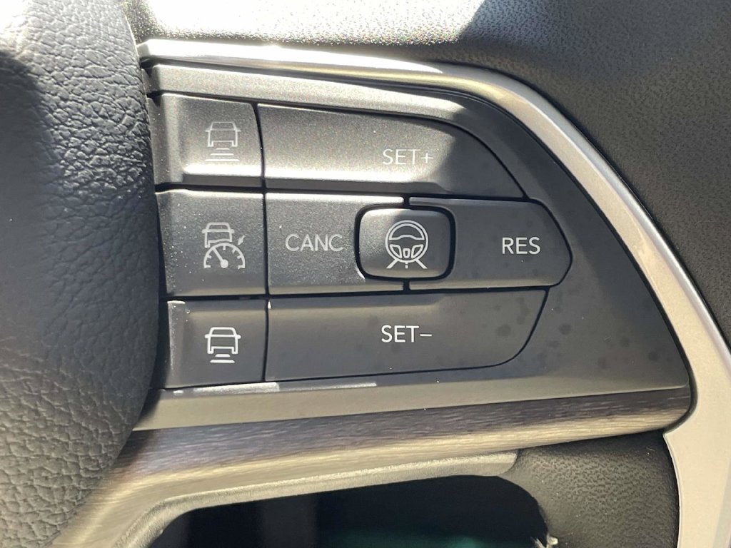 New 2027 Jeep Grand Cherokee Altitude RWD image 33