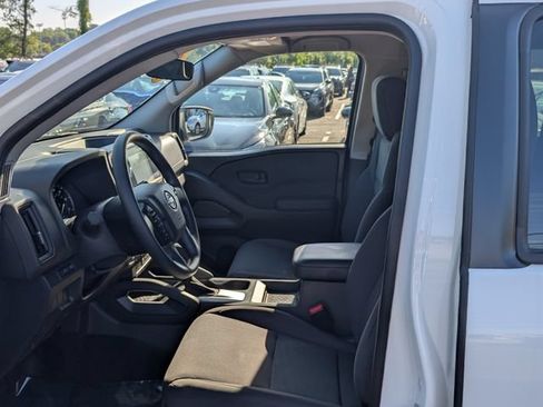 Used 2025 Nissan Frontier S AWD/4WD image 14
