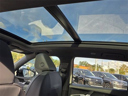 New 2026 Volkswagen Tiguan SE R-Line image 26