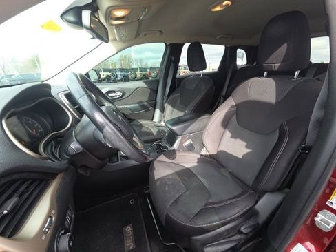 Used 2015 Jeep Cherokee Latitude w/ Cold Weather Group image 25