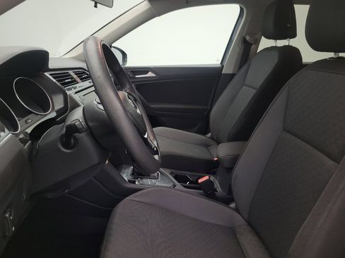 Used 2019 Volkswagen Tiguan S FWD image 17